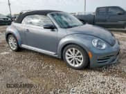 ✅ 2018 Volkswagen Beetle S • VIN: 3VW5DAAT5JM504726 • Lot: 90265095. Wystawiony na Copart z przebiegiem 43 525 mil. Bezpłatny archiwum sprzedaży aukcyjnych z USA i szczegółowy raport historii pojazdu na DreamBid. Zdjęcie 4.
