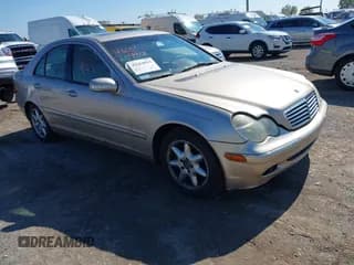 ✅ 2001 Mercedes-Benz C 230/260/280/320 • VIN: WDBRF64J51F108963 • Lot: 43254912. Wystawiony na IAAI z przebiegiem 173 399 mil. Bezpłatny archiwum sprzedaży aukcyjnych z USA i szczegółowy raport historii pojazdu na DreamBid. Zdjęcie 1.
