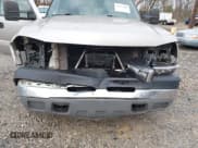 ✅ 2005 Chevrolet Silverado 2500HD Work Truck • VIN: 1GCHK23245F965938 • Lot: 43677906. Wystawiony na IAAI z przebiegiem 238 789 mil. Bezpłatny archiwum sprzedaży aukcyjnych z USA i szczegółowy raport historii pojazdu na DreamBid. Zdjęcie 6.