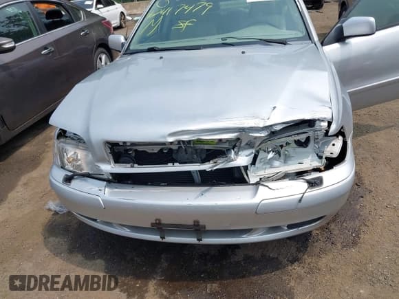 ✅ 2004 Volvo S40 • VIN: YV1VS27584F044600 • Lot: 42417479. Listed on IAAI with 122,417 mi. Free auction sales archive from the USA and detailed vehicle history report at DreamBid. Image 6.