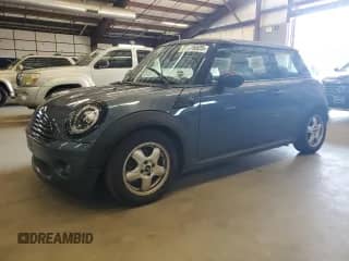 2010 MINI Hardtop with VIN WMWMF3C52ATZ27605, listed as a Copart auction lot 80516925 with 167,627 mi miles and Clean title. Bid and sale history available at DreamBid. Image 1.
