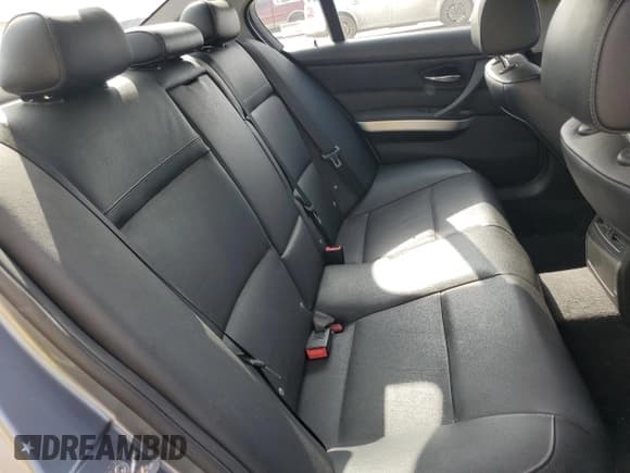 ✅ 2011 BMW 3 Series 328i • VIN: WBAPH5C5XBF094252 • Lot: 82692785. Listed on Copart with 148,645 mi. Free auction sales archive from the USA and detailed vehicle history report at DreamBid. Image 10.