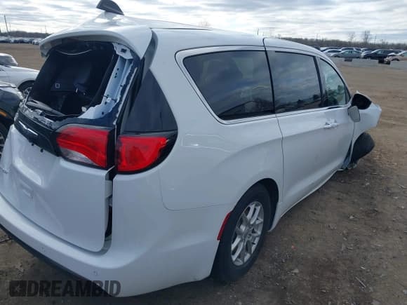 ✅ 2025 Chrysler Voyager LX • VIN: 2C4RC1CG5SR537954 • Lot: 41969287. Wystawiony na IAAI z przebiegiem 2 185 mil. Bezpłatny archiwum sprzedaży aukcyjnych z USA i szczegółowy raport historii pojazdu na DreamBid. Zdjęcie 4.