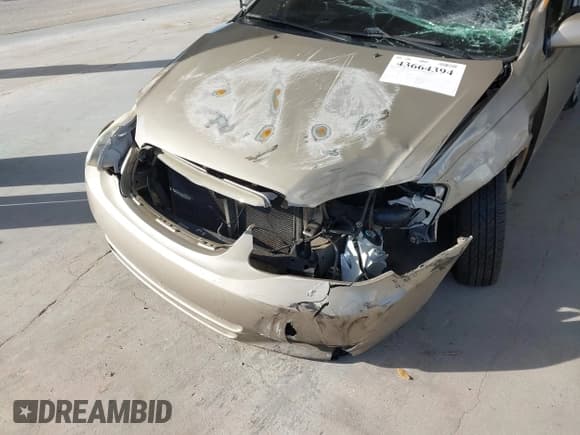 ✅ 2004 Toyota Corolla CE • VIN: 1NXBR32E14Z272799 • Lot: 43664394. Wystawiony na IAAI z przebiegiem 214 374 mil. Bezpłatny archiwum sprzedaży aukcyjnych z USA i szczegółowy raport historii pojazdu na DreamBid. Zdjęcie 6.