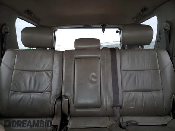 ✅ 2002 Toyota Sequoia Limited • VIN: 5TDBT48A82S062105 • Лот: 71801885. Опубликован ранее на Copart с пробегом 355 532 миль. Бесплатный доступ к архиву аукционных продаж из США и подробный отчёт об истории автомобиля на DreamBid. Изображение 10.