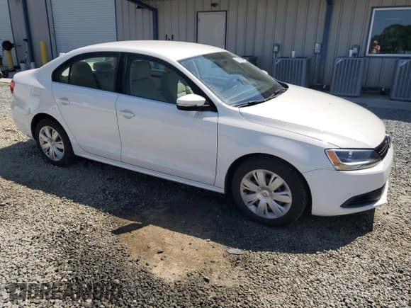 ✅ 2013 Volkswagen Jetta SE • VIN: 3VWDP7AJ6DM407933 • Лот: 55151125. Опубликован ранее на Copart с пробегом 127 794 миль. Бесплатный доступ к архиву аукционных продаж из США и подробный отчёт об истории автомобиля на DreamBid. Изображение 4.