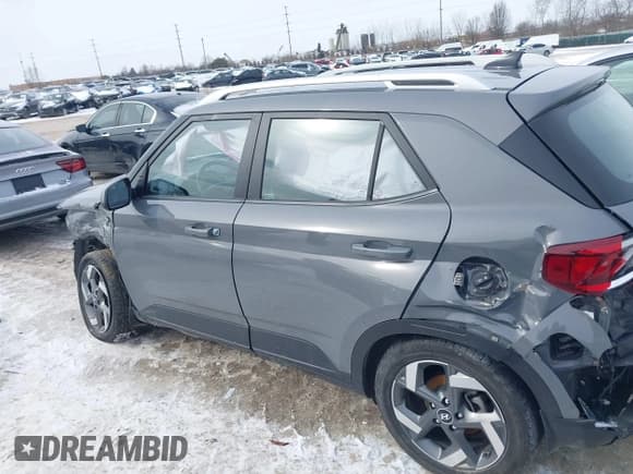✅ 2022 Hyundai Venue Limited • VIN: KMHRC8A31NU136901 • Lot: 41602937. Listed on IAAI with 49,096 mi. Free auction sales archive from the USA and detailed vehicle history report at DreamBid. Image 15.