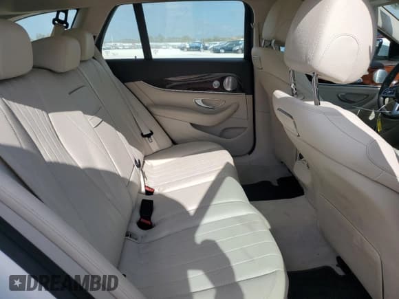 ✅ 2019 Mercedes-Benz E 450 • VIN: WDDZH6JB7KA507533 • Lot: 54134665. Listed on Copart with 72,168 mi. Free auction sales archive from the USA and detailed vehicle history report at DreamBid. Image 10.