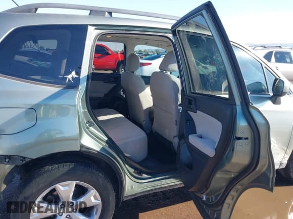 ✅ 2014 Subaru Forester Premium • VIN: JF2SJAEC7EH492101 • Lot: 43771288. Wystawiony na IAAI z przebiegiem 117 636 mil. Bezpłatny archiwum sprzedaży aukcyjnych z USA i szczegółowy raport historii pojazdu na DreamBid. Zdjęcie 8.