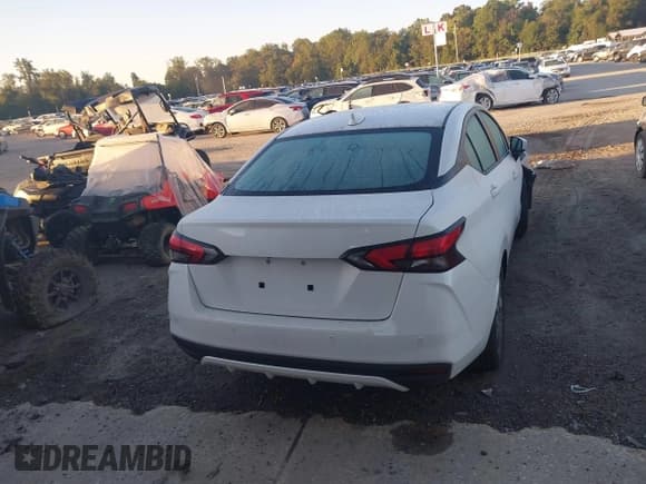 ✅ 2023 Nissan Versa SV • VIN: 3N1CN8EV8PL829528 • Lot: 43267857. Wystawiony na IAAI z przebiegiem 39 849 mil. Bezpłatny archiwum sprzedaży aukcyjnych z USA i szczegółowy raport historii pojazdu na DreamBid. Zdjęcie 16.