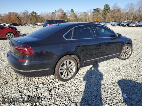 ✅ 2017 Volkswagen Passat SE • VIN: 1VWGT7A31HC077507 • Lot: 91883715. Listed on Copart with 58,880 mi. Free auction sales archive from the USA and detailed vehicle history report at DreamBid. Image 3.