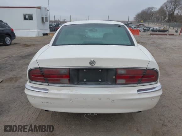 ✅ 2003 Buick Park Avenue Ultra • VIN: 1G4CU541234154199 • Лот: 41531016. Опубликован ранее на IAAI с пробегом 72 462 миль. Бесплатный доступ к архиву аукционных продаж из США и подробный отчёт об истории автомобиля на DreamBid. Изображение 17.