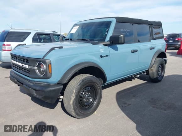 ✅ 2023 Ford Bronco • VIN: 1FMDE5BH2PLA98570 • Lot: 42322165. Wystawiony na IAAI z przebiegiem 10 266 mil. Bezpłatny archiwum sprzedaży aukcyjnych z USA i szczegółowy raport historii pojazdu na DreamBid. Zdjęcie 18.