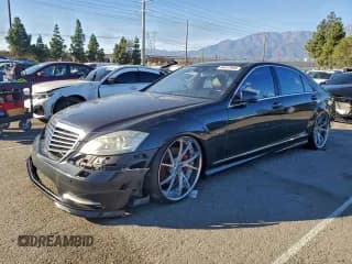 ✅ 2013 Mercedes-Benz S 550 • VIN: WDDNG7DB9DA498162 • Лот: 94417945. Опубликован ранее на Copart с пробегом Не указан. Бесплатный доступ к архиву аукционных продаж из США и подробный отчёт об истории автомобиля на DreamBid. Изображение 1.