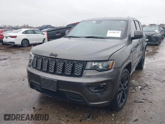 ✅ 2019 Jeep Grand Cherokee Laredo E • VIN: 1C4RJEAG1KC572533 • Lot: 41556719. Wystawiony na IAAI z przebiegiem 31 625 mil. Bezpłatny archiwum sprzedaży aukcyjnych z USA i szczegółowy raport historii pojazdu na DreamBid. Zdjęcie 17.