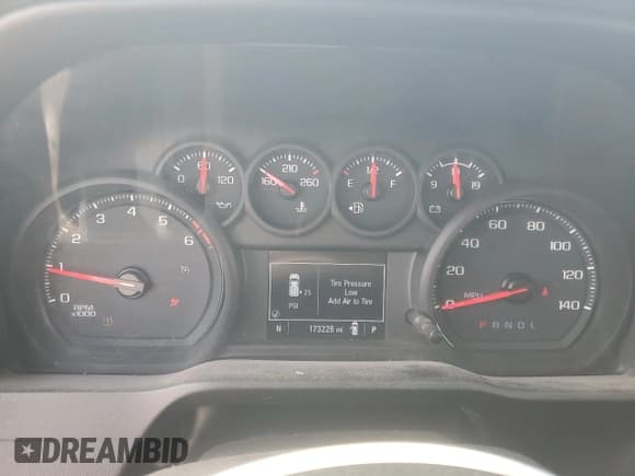 ✅ 2020 Chevrolet Silverado 1500 Work Truck • VIN: 3GCNWAEF3LG121516 • Lot: 71546564. Wystawiony na Copart z przebiegiem 173 226 mil. Bezpłatny archiwum sprzedaży aukcyjnych z USA i szczegółowy raport historii pojazdu na DreamBid. Zdjęcie 9.