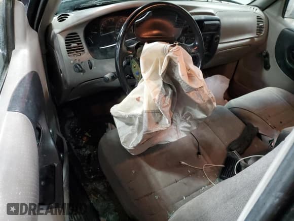 ✅ 1997 Ford Ranger XLT • VIN: 1FTCR11X9VTA43729 • Lot: 80646164. Wystawiony na Copart z przebiegiem 207 830 mil. Bezpłatny archiwum sprzedaży aukcyjnych z USA i szczegółowy raport historii pojazdu na DreamBid. Zdjęcie 8.