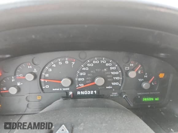 ✅ 2005 Ford Explorer XLT • VIN: 1FMZU73E95UA46739 • Lot: 92190455. Wystawiony na Copart z przebiegiem 203 226 mil. Bezpłatny archiwum sprzedaży aukcyjnych z USA i szczegółowy raport historii pojazdu na DreamBid. Zdjęcie 9.