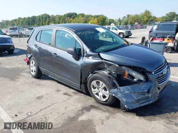 2016 Chevrolet Trax LS z VIN 3GNCJKSB6GL250531, wystawiony jako IAAI lot #43229045 z przebiegiem 92 743 mil mil oraz . Historia ofert i sprzedaży dostępna na DreamBid. Obrazek 1.