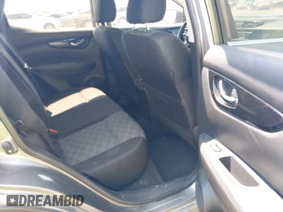 ✅ 2017 Nissan Rogue SV • VIN: JN1BJ1CP4HW021403 • Лот: 43245226. Опубликован ранее на IAAI с пробегом 62 904 миль. Бесплатный доступ к архиву аукционных продаж из США и подробный отчёт об истории автомобиля на DreamBid. Изображение 8.