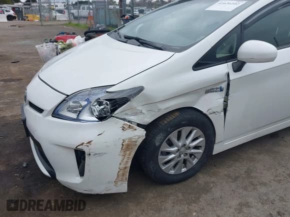 ✅ 2014 Toyota Prius • VIN: JTDKN3DP7E3055943 • Lot: 41626102. Listed on IAAI with 100,885 mi. Free auction sales archive from the USA and detailed vehicle history report at DreamBid. Image 6.