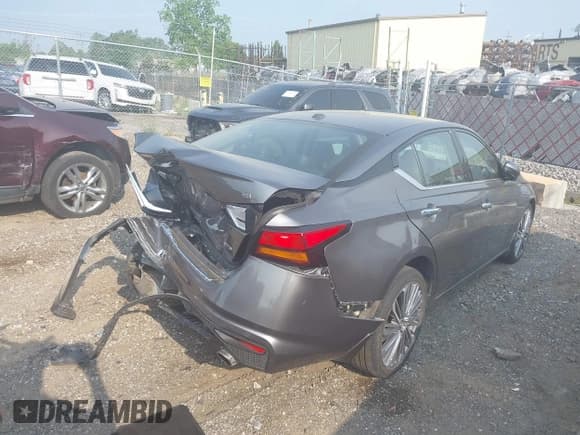 ✅ 2023 Nissan Altima SL • VIN: 1N4BL4EW1PN412306 • Лот: 42394634. Опубликован ранее на IAAI с пробегом 38 144 миль. Бесплатный доступ к архиву аукционных продаж из США и подробный отчёт об истории автомобиля на DreamBid. Изображение 4.