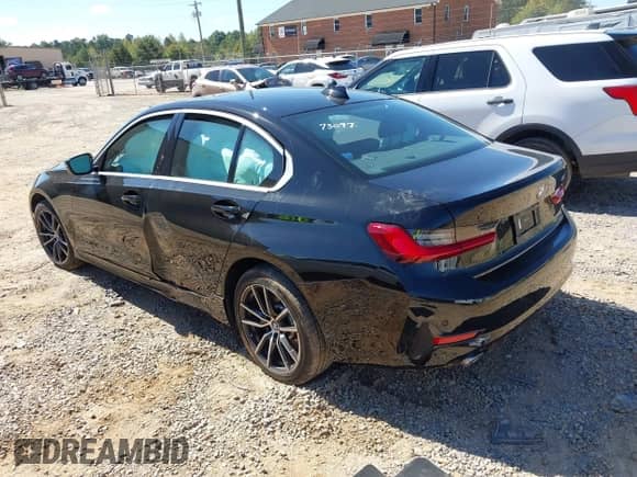 2021 BMW 3 Series 330i с VIN 3MW5R1J03M8B73097, выставлен на аукционе IAAI как лот 43364582 с пробегом 27 936 миль миль и . История ставок и продаж доступна на DreamBid. Изображение 3.