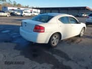✅ 2008 Dodge Avenger SXT • VIN: 1B3LC56K38N575235 • Лот: 41329390. Опубликован ранее на IAAI с пробегом 173 294 миль. Бесплатный доступ к архиву аукционных продаж из США и подробный отчёт об истории автомобиля на DreamBid. Изображение 4.
