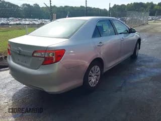 ✅ 2014 Toyota Camry LE • VIN: 4T4BF1FK7ER381482 • Lot: 43194657. Wystawiony na IAAI z przebiegiem 179 522 mil. Bezpłatny archiwum sprzedaży aukcyjnych z USA i szczegółowy raport historii pojazdu na DreamBid. Zdjęcie 4.