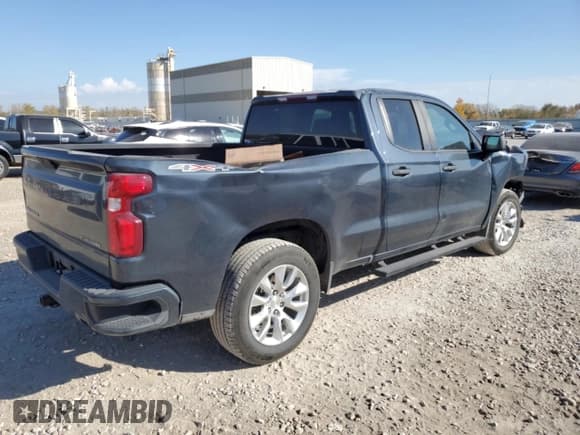 ✅ 2019 Chevrolet Silverado 1500 Custom • VIN: 1GCRYBEF4KZ256780 • Lot: 77661894. Listed on Copart with 54,767 mi. Free auction sales archive from the USA and detailed vehicle history report at DreamBid. Image 3.