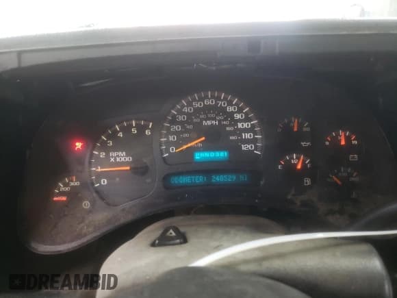 ✅ 2003 Chevrolet Silverado 2500HD LS • VIN: 1GCHC29U33E188273 • Лот: 67840875. Опубликован ранее на Copart с пробегом 248 529 миль. Бесплатный доступ к архиву аукционных продаж из США и подробный отчёт об истории автомобиля на DreamBid. Изображение 9.