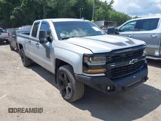 ✅ 2016 Chevrolet Silverado 1500 Custom • VIN: 1GCVKPEC6GZ313927 • Lot: 42621506. Wystawiony na IAAI z przebiegiem 126 050 mil. Bezpłatny archiwum sprzedaży aukcyjnych z USA i szczegółowy raport historii pojazdu na DreamBid. Zdjęcie 1.