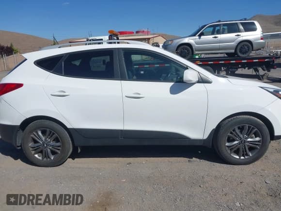 ✅ 2014 Hyundai Tucson SE • VIN: KM8JUCAG3EU807730 • Lot: 42305608. Wystawiony na IAAI z przebiegiem 64 846 mil. Bezpłatny archiwum sprzedaży aukcyjnych z USA i szczegółowy raport historii pojazdu na DreamBid. Zdjęcie 13.