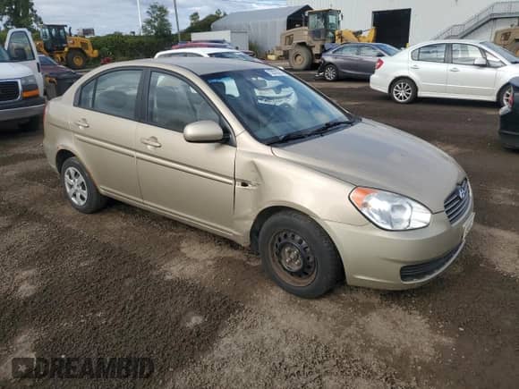 2010 Hyundai Accent GL z VIN KMHCN4BC4AU494057, wystawiony jako Copart lot #72675014 z przebiegiem 61 711 mil mil oraz Szkoda całkowita • Salvage title. Historia ofert i sprzedaży dostępna na DreamBid. Obrazek 4.