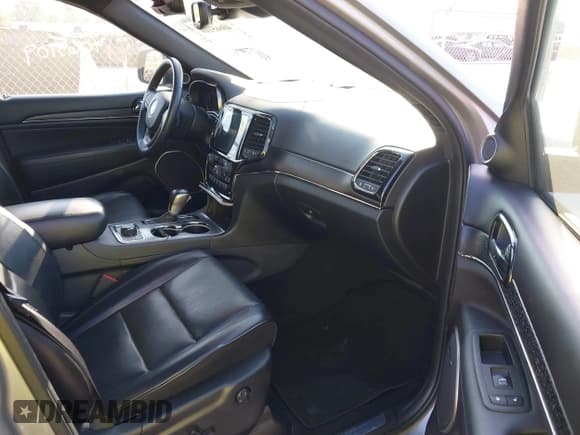 ✅ 2020 Jeep Grand Cherokee Overland • VIN: 1C4RJFCG8LC158475 • Lot: 40665109. Listed on IAAI with 77,233 mi. Free auction sales archive from the USA and detailed vehicle history report at DreamBid. Image 5.