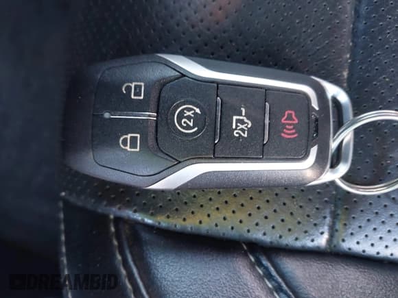 ✅ 2016 Ford Mustang EcoBoost Premium • VIN: 1FA6P8TH3G5204624 • Lot: 43701500. Wystawiony na IAAI z przebiegiem 189 433 mil. Bezpłatny archiwum sprzedaży aukcyjnych z USA i szczegółowy raport historii pojazdu na DreamBid. Zdjęcie 11.