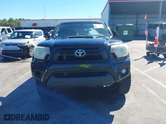 ✅ 2015 Toyota Tacoma PreRunner • VIN: 5TFKU4HN1FX007298 • Lot: 43449436. Wystawiony na IAAI z przebiegiem 230 810 mil. Bezpłatny archiwum sprzedaży aukcyjnych z USA i szczegółowy raport historii pojazdu na DreamBid. Zdjęcie 12.