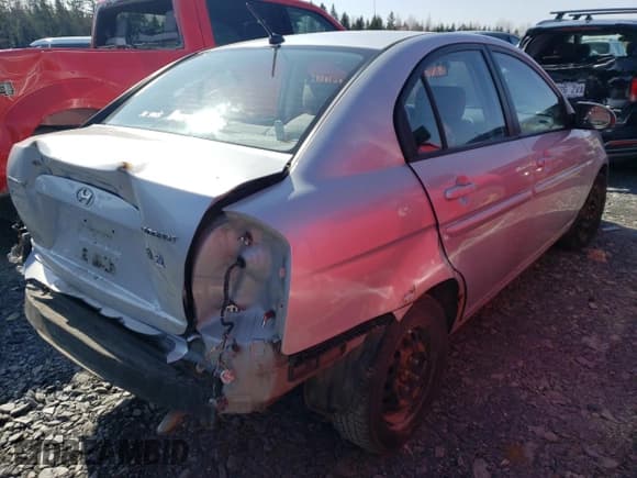 ✅ 2008 Hyundai Accent L • VIN: KMHCN45C28U268184 • Лот: 48018985. Опубликован ранее на Copart с пробегом 222 560 миль. Бесплатный доступ к архиву аукционных продаж из США и подробный отчёт об истории автомобиля на DreamBid. Изображение 3.