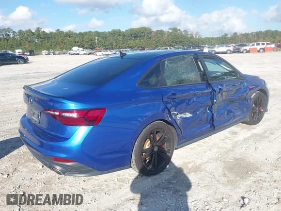 ✅ 2022 Volkswagen Jetta Autobahn • VIN: 3VW2T7BU0NM006259 • Lot: 43628911. Wystawiony na IAAI z przebiegiem 46 480 mil. Bezpłatny archiwum sprzedaży aukcyjnych z USA i szczegółowy raport historii pojazdu na DreamBid. Zdjęcie 4.