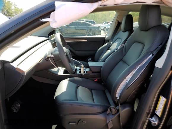 ✅ 2024 Tesla Model Y Long Range • VIN: 7SAYGDEE4RF990274 • Лот: 54239025. Опубликован ранее на Copart с пробегом 8 726 миль. Бесплатный доступ к архиву аукционных продаж из США и подробный отчёт об истории автомобиля на DreamBid. Изображение 7.