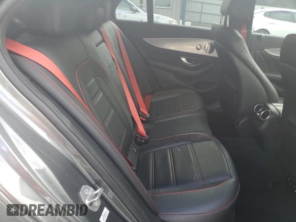 ✅ 2018 Mercedes-Benz E 43 AMG • VIN: WDDZF6EB1JA403828 • Лот: 64427845. Опубликован ранее на Copart с пробегом 102 035 миль. Бесплатный доступ к архиву аукционных продаж из США и подробный отчёт об истории автомобиля на DreamBid. Изображение 10.