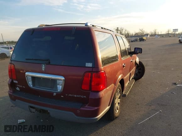 ✅ 2004 Lincoln Navigator Luxury • VIN: 5LMFU28R04LJ18771 • Lot: 43747344. Listed on IAAI with 205,752 mi. Free auction sales archive from the USA and detailed vehicle history report at DreamBid. Image 4.