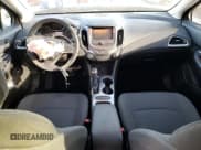 ✅ 2018 Chevrolet Cruze LT • VIN: 3G1BE6SM2JS649718 • Лот: 40421063. Опубликован ранее на Copart с пробегом 53 678 миль. Бесплатный доступ к архиву аукционных продаж из США и подробный отчёт об истории автомобиля на DreamBid. Изображение 8.