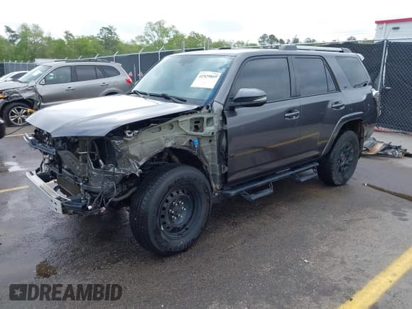 ✅ 2019 Toyota 4Runner SR5 • VIN: JTEBU5JR2K5681318 • Лот: 41929869. Опубликован ранее на IAAI с пробегом 117 143 миль. Бесплатный доступ к архиву аукционных продаж из США и подробный отчёт об истории автомобиля на DreamBid. Изображение 2.