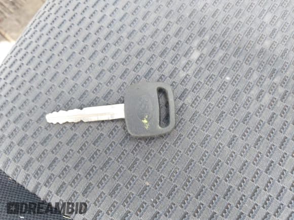 ✅ 2007 Toyota RAV4 Sport • VIN: JTMZD32V676036045 • Lot: 42290004. Listed on IAAI with 283,301 mi. Free auction sales archive from the USA and detailed vehicle history report at DreamBid. Image 11.