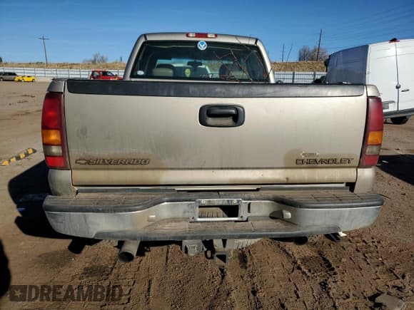✅ 2001 Chevrolet Silverado 2500HD LS • VIN: 1GCHK23UX1F192551 • Lot: 83001994. Wystawiony na Copart z przebiegiem 241 641 mil. Bezpłatny archiwum sprzedaży aukcyjnych z USA i szczegółowy raport historii pojazdu na DreamBid. Zdjęcie 6.