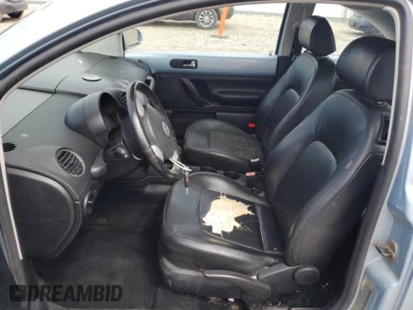 ✅ 2009 Volkswagen Beetle S • VIN: 3VWPW31C49M503030 • Lot: 69155735. Listed on Copart with 196,862 mi. Free auction sales archive from the USA and detailed vehicle history report at DreamBid. Image 7.