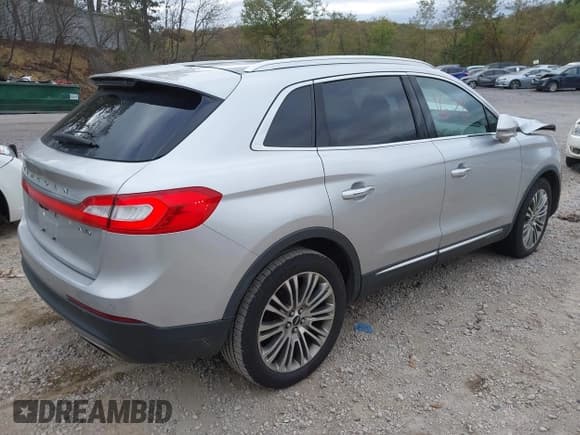 ✅ 2017 Lincoln MKX Reserve • VIN: 2LMPJ8LR2HBL53306 • Lot: 43411678. Listed on IAAI with 108,996 mi. Free auction sales archive from the USA and detailed vehicle history report at DreamBid. Image 4.