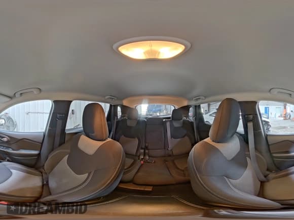 ✅ 2014 Jeep Cherokee Latitude • VIN: 1C4PJMCS9EW152329 • Lot: 89442385. Wystawiony na Copart z przebiegiem 129 525 mil. Bezpłatny archiwum sprzedaży aukcyjnych z USA i szczegółowy raport historii pojazdu na DreamBid. Zdjęcie 15.