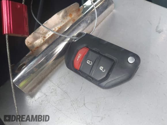 ✅ 2019 Jeep Wrangler Unlimited Sport S • VIN: 1C4HJXDN1KW562276 • Лот: 42764109. Опубликован ранее на IAAI с пробегом 144 064 миль. Бесплатный доступ к архиву аукционных продаж из США и подробный отчёт об истории автомобиля на DreamBid. Изображение 11.